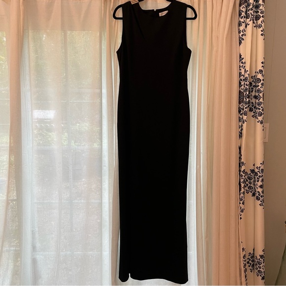 Calvin Klein Black Firmal/evening Dress with cut-out detail at shoulder. - Picture 1 of 5